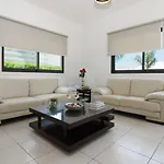 Greko Villa Protarász
