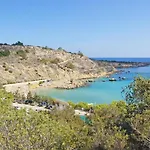 Greko Villa Protarász